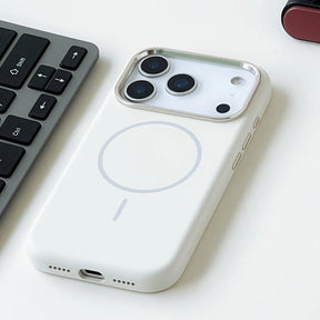 Case iPhone em Silicone Aveludada com MagSafe