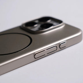 Case Minimalista para iPhone Fosca com Carregamento MagSafe