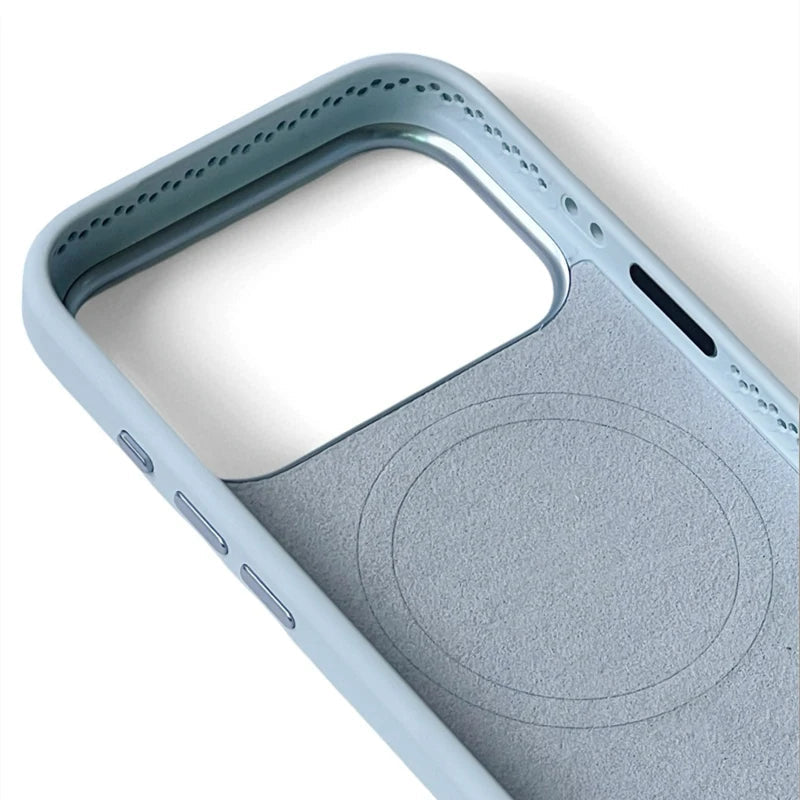 Case iPhone em Silicone Aveludada com MagSafe